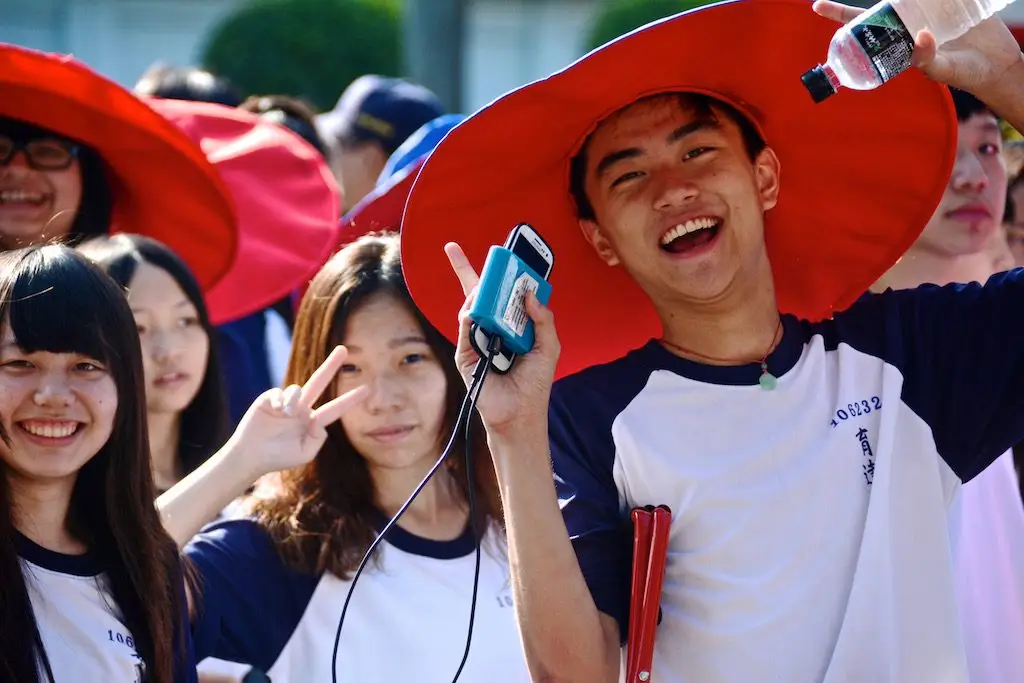Young People Must Close the Unemployment Gap Themselves