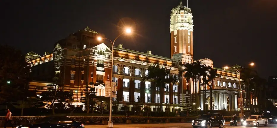 Reforming the Constitution is the Only Way for Taiwan